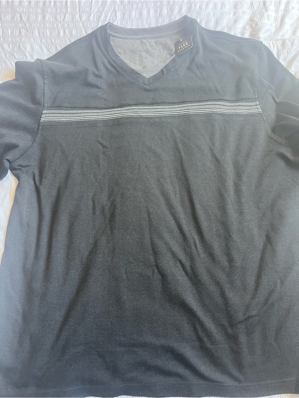 Van Heusen Black and Gray V-Neck long Sleeve lightweight sweater
